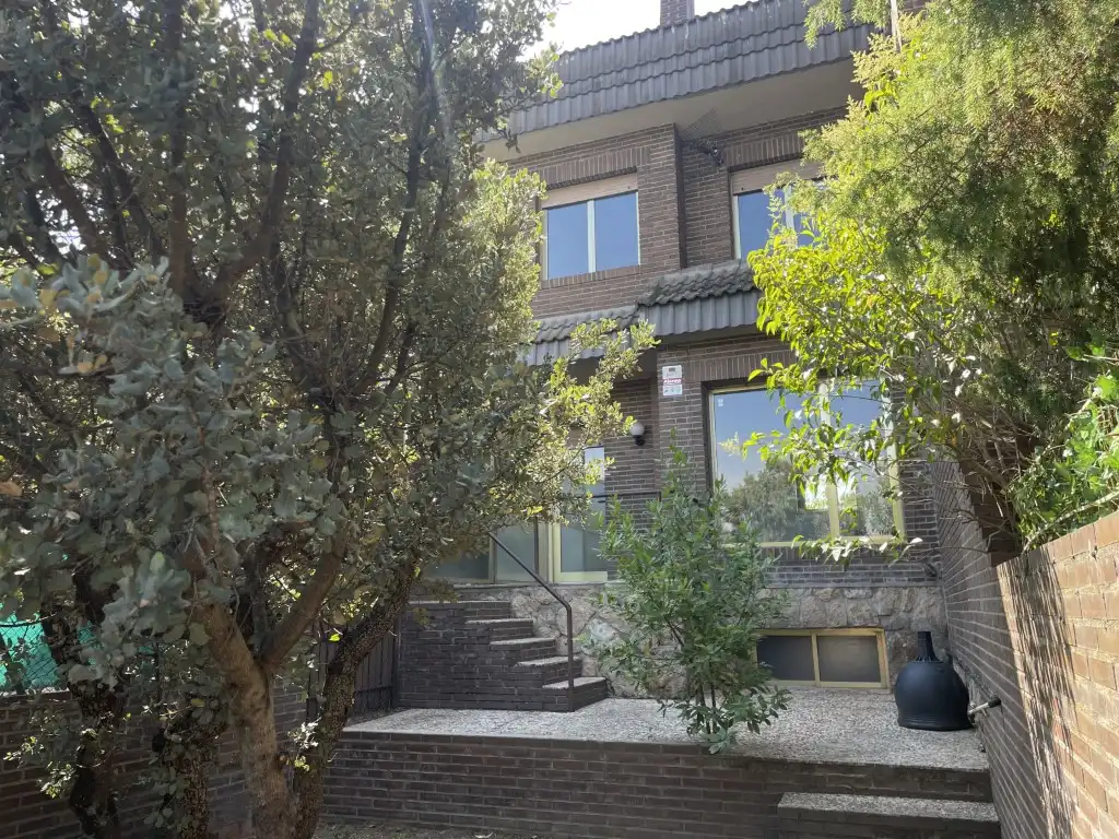 Detached homes for rent in Calle Brazos De Los, La Navata