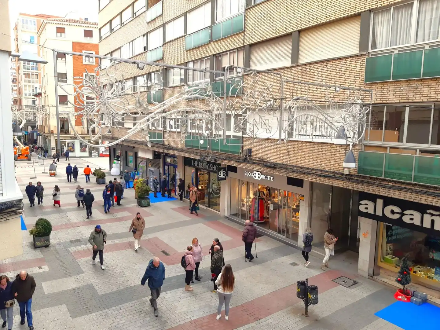Außenansicht von Wohnungen zur Miete in Valladolid mit Heizung und Balkon