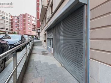 Local comercial en venda a Calle Islas Baleares