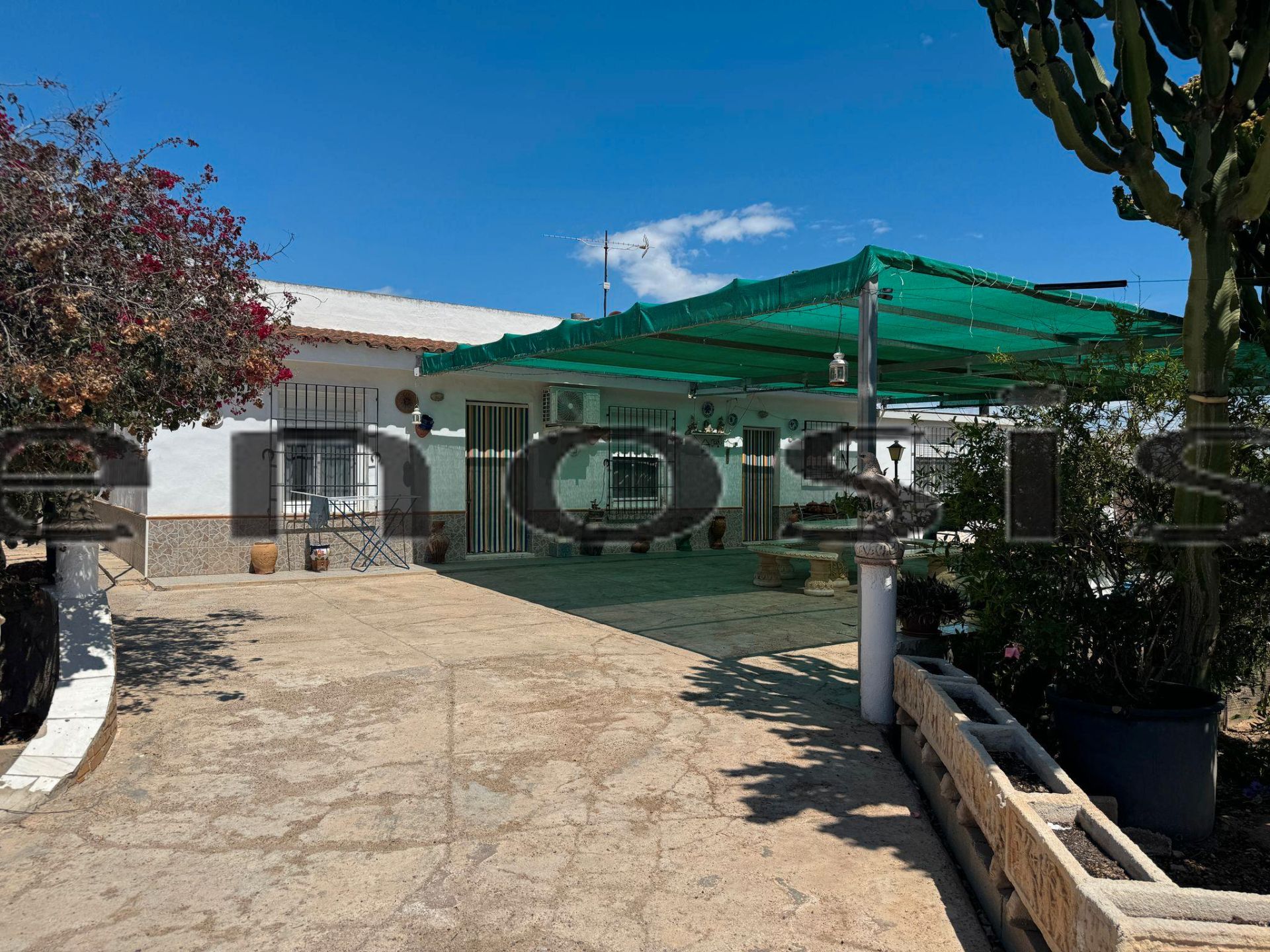 Vista exterior de Finca rústica en venda en Torre-Pacheco amb Jardí privat, Moblat i Forn