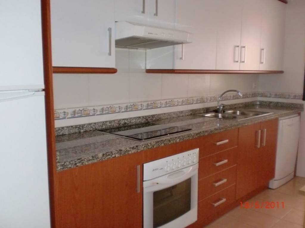 Cuina de Apartament en venda en Alicante / Alacant amb Aire condicionat, Calefacció i Jardí privat