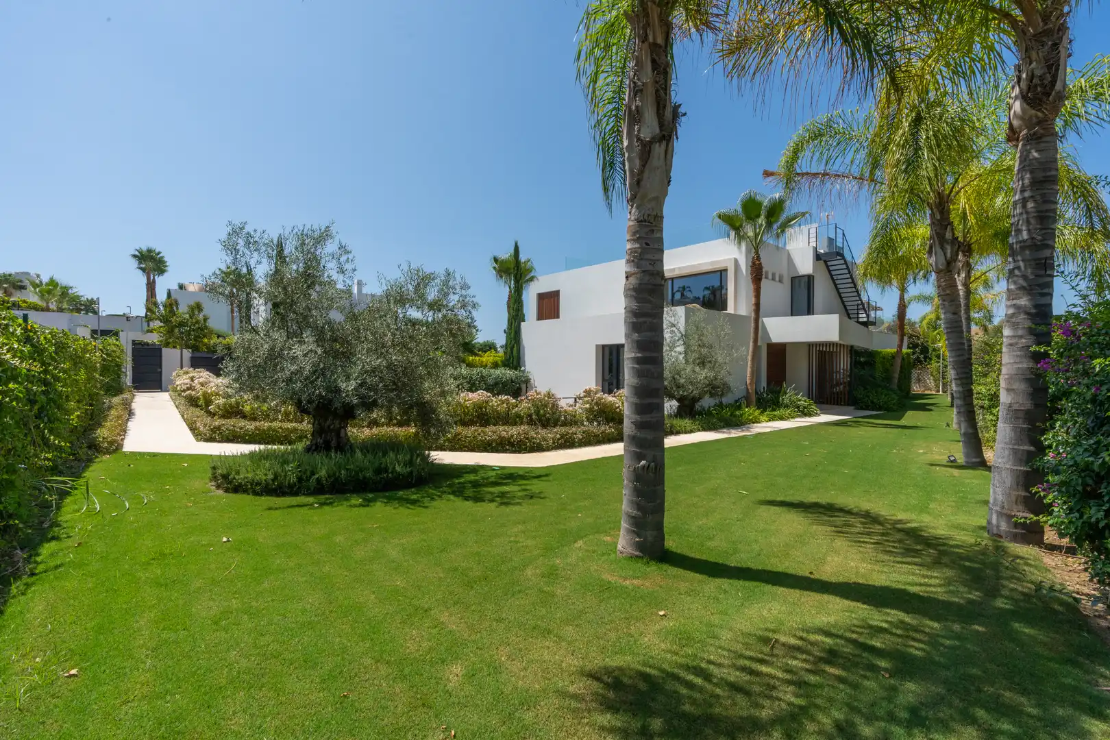 Chalet con terraza en venta en Nueva Andalucía