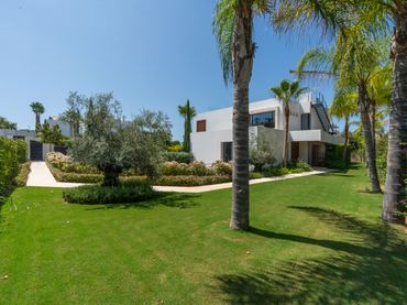 Xalet amb balcó en venda a Nueva Andalucía