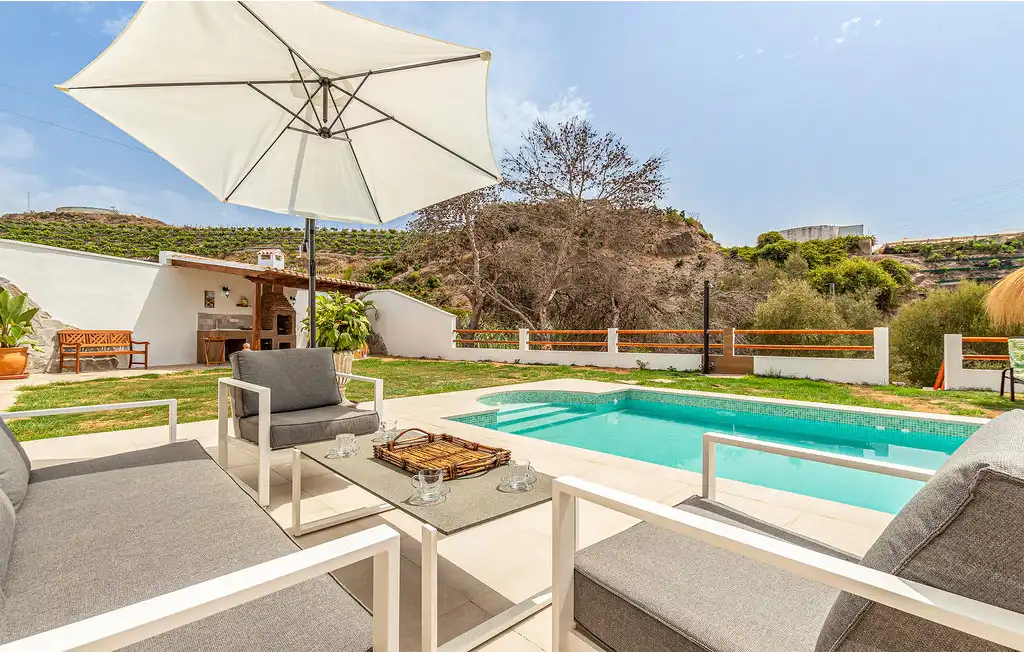Jardí de Casa o xalet en venda en Vélez-Málaga amb Aire condicionat, Jardí privat i Terrassa