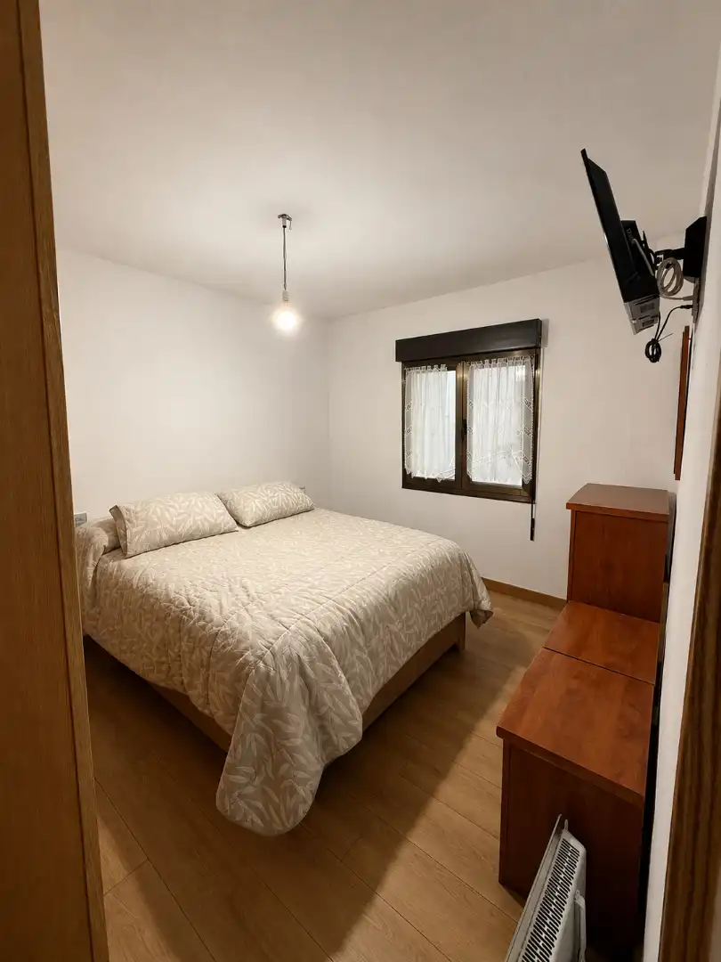 Bedroom of Flat for rent in Gijón   with Parquet flooring, Furnished and Microwave