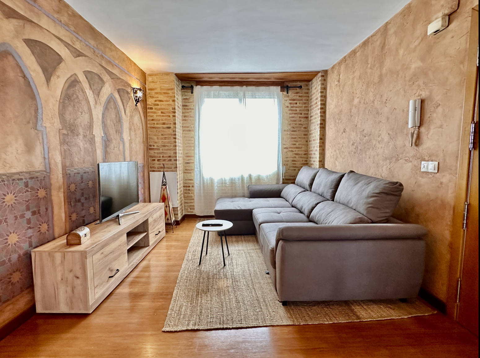 Sala de estar de Piso de alquiler en  Valencia Capital con Aire acondicionado, Parquet y Terraza