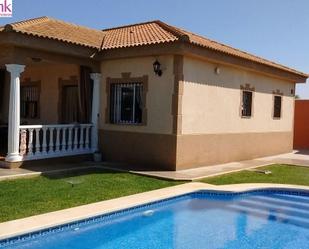 Vista exterior de Casa o xalet en venda en  Córdoba Capital amb Aire condicionat i Piscina