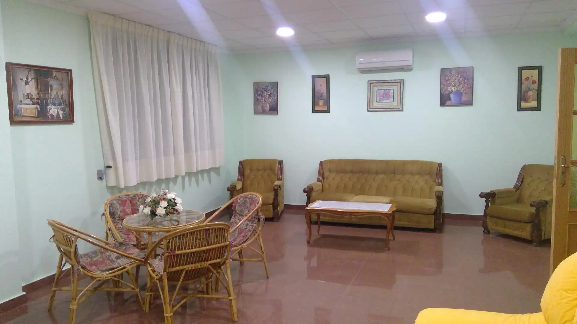 Sala d'estar de Local en venda en Robledo