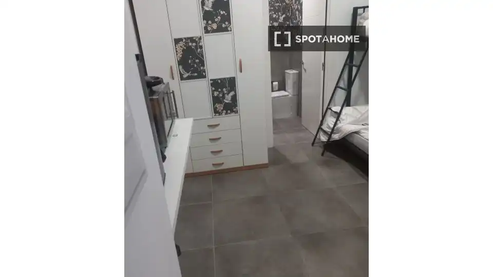 Bedroom of Study for share in Sevilla  with Air Conditioner, Heating and Terrace