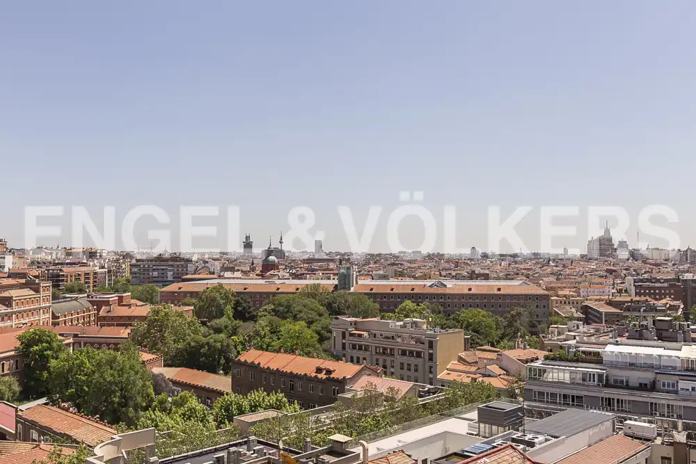Exterior view of Flat for rent in Madrid  with Heating, Parquet flooring and Furnished