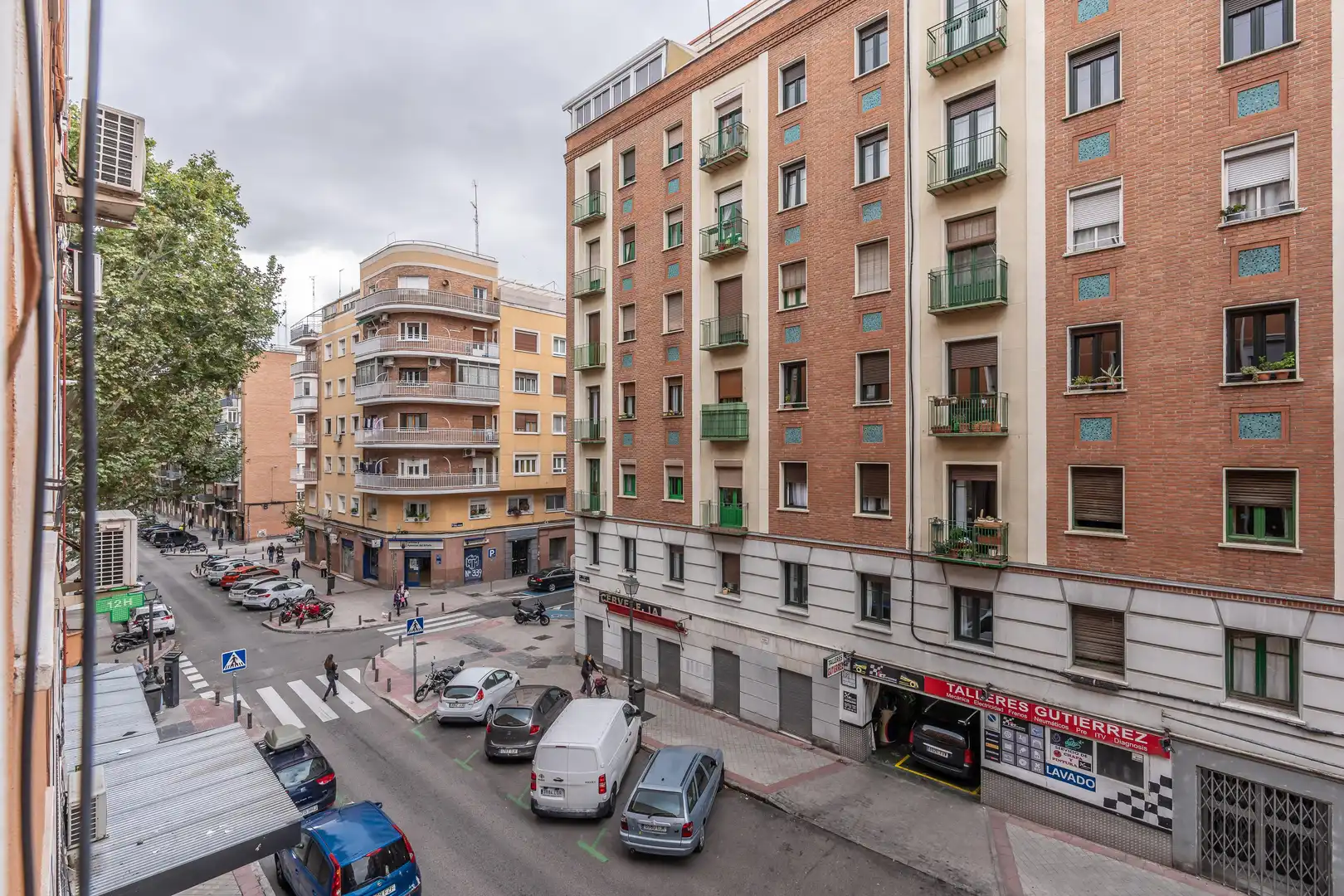 Vista exterior de Piso en venta en Madrid con Calefacción
