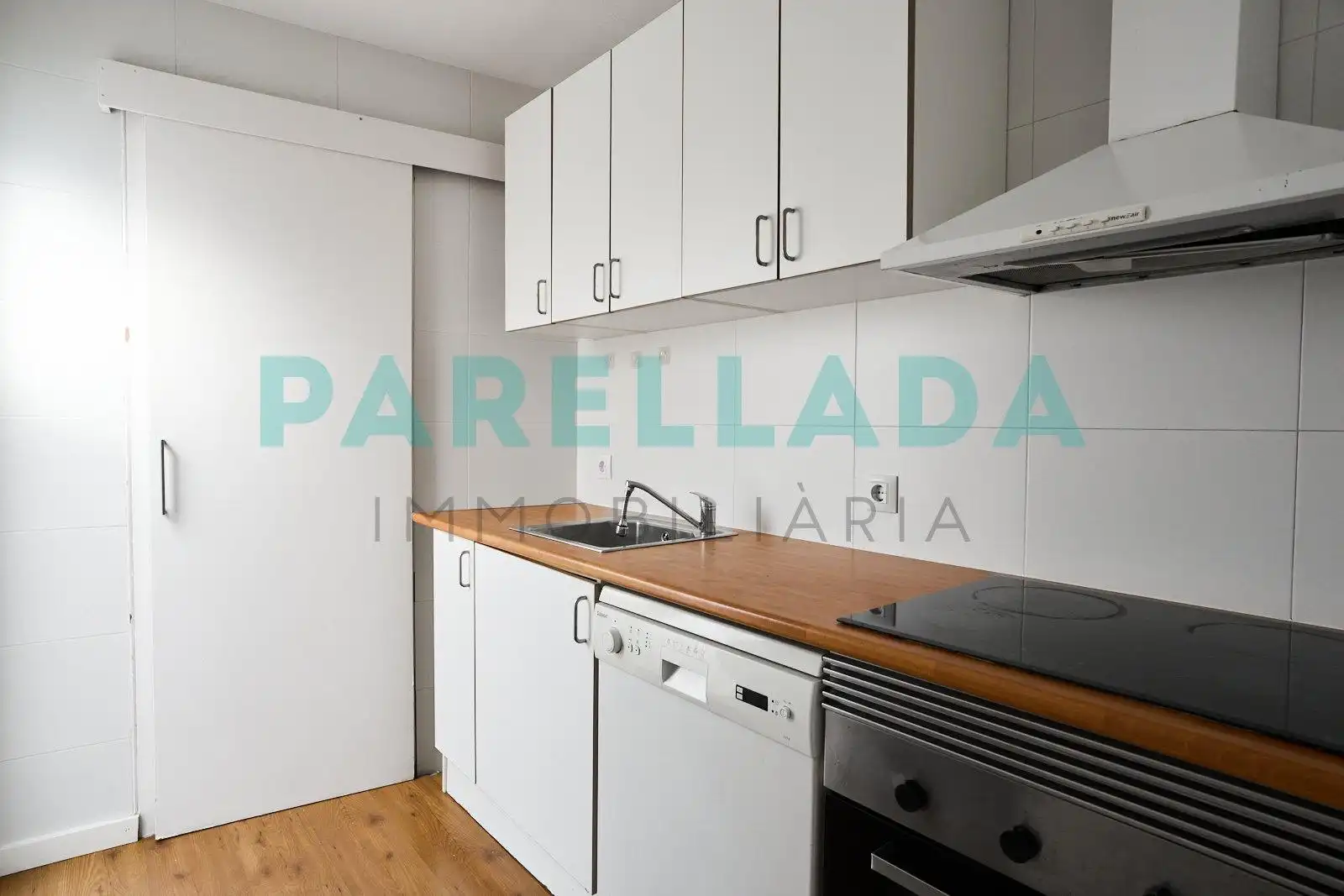 Cocina de Piso en venta en Badalona con Terraza y Balcón