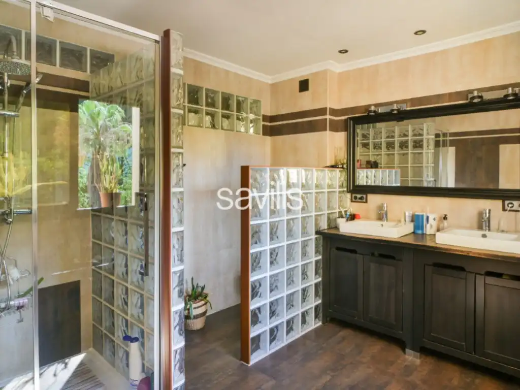Bany de Casa o xalet en venda en Málaga