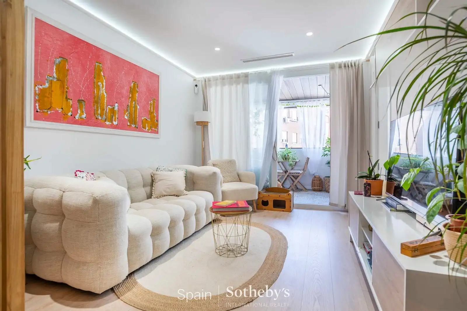 Sala d'estar de Apartament en venda en Madrid amb Aire condicionat, Calefacció i Terrassa