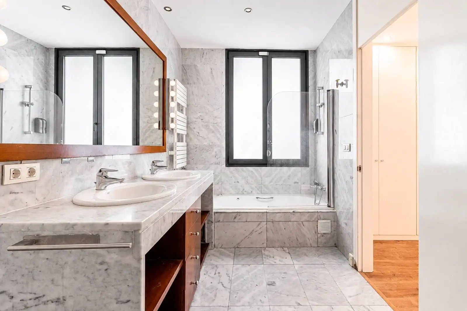 Badezimmer von Haus oder Chalet zum Verkauf in Sant Vicenç de Montalt mit Klimaanlage, Heizung und Privatgarten