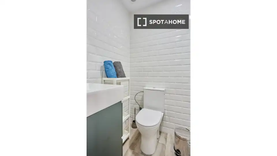 Badezimmer von Wohnung zur untervermieten in Cádiz mit Klimaanlage und Terrasse