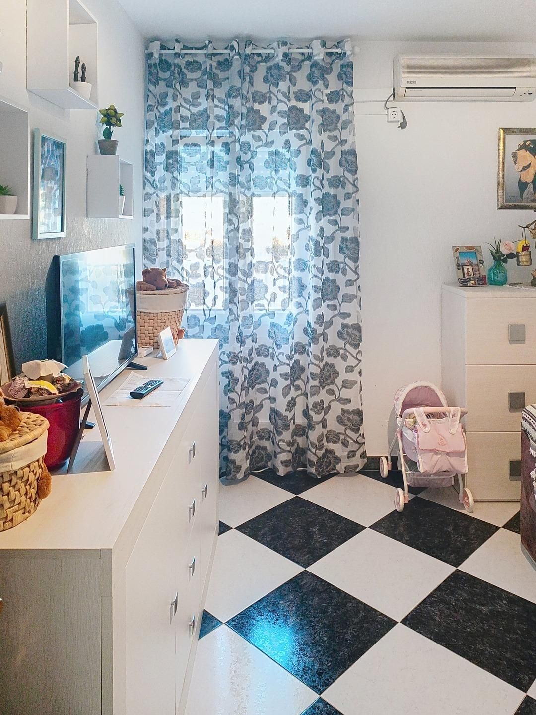 Dormitori de Pis en venda en  Sevilla Capital amb Aire condicionat i Calefacció