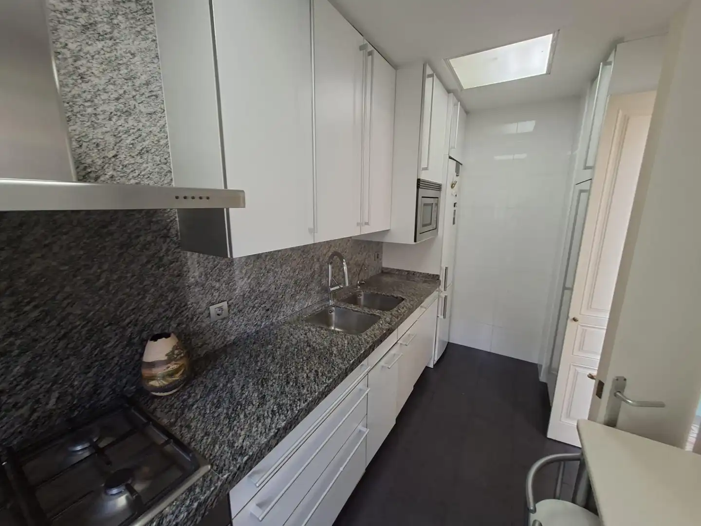 Cocina de Casa o chalet de alquiler en Badalona con Aire acondicionado, Calefacción y Jardín privado
