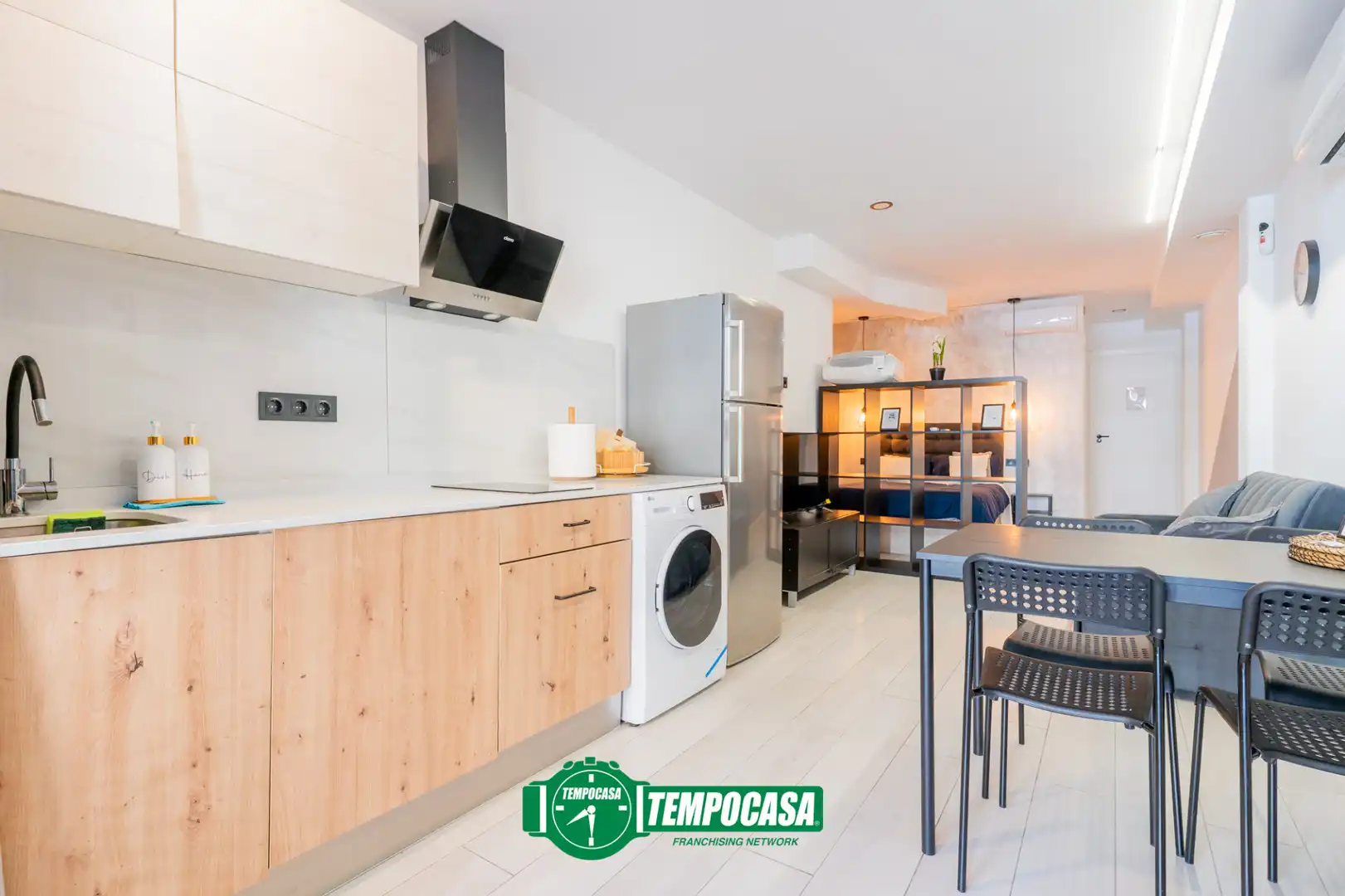 Cuina de Apartament en venda en Valencia amb Aire condicionat