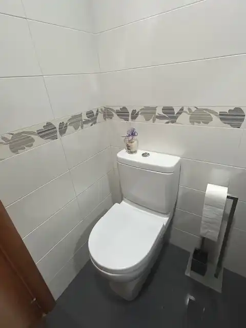 Badezimmer von Wohnung zum Verkauf in Corbera mit Abstellraum, Möbliert und Waschmaschine