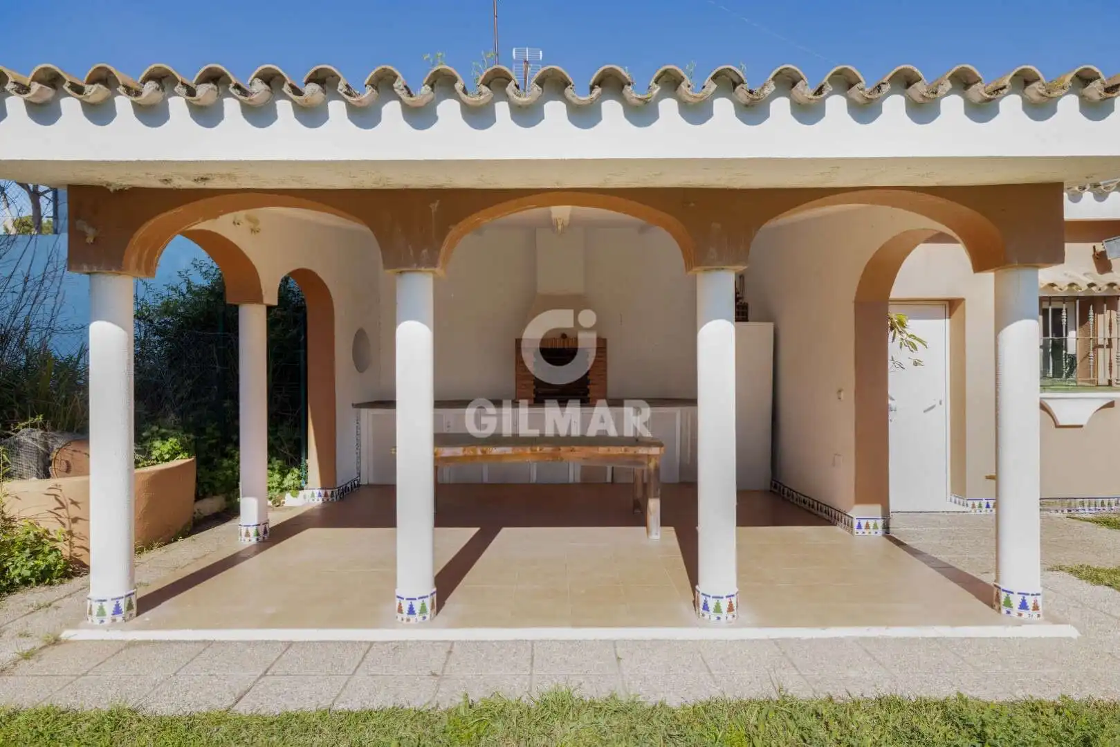 Terrassa de Casa o xalet en venda en Chiclana de la Frontera amb Calefacció, Jardí privat i Piscina