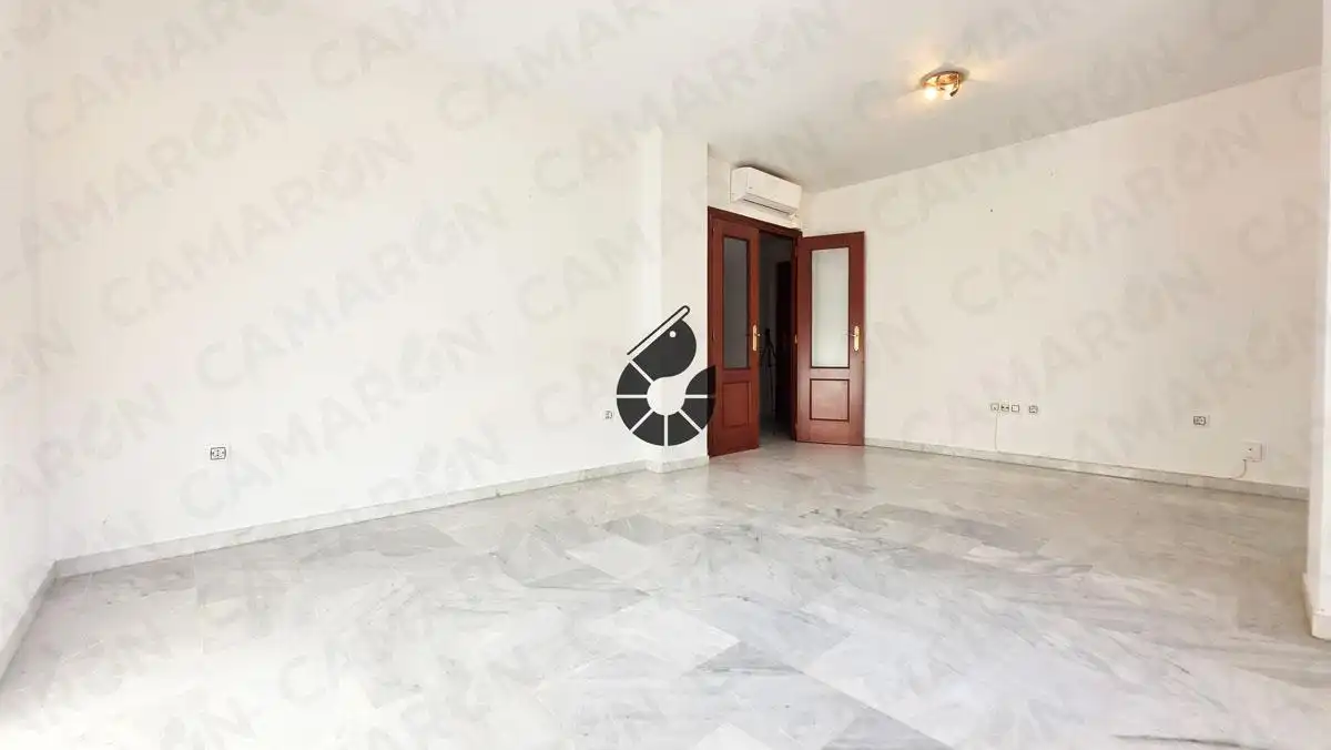 Sala d'estar de Planta baixa en venda en Coria del Río amb Aire condicionat i Piscina comunitària