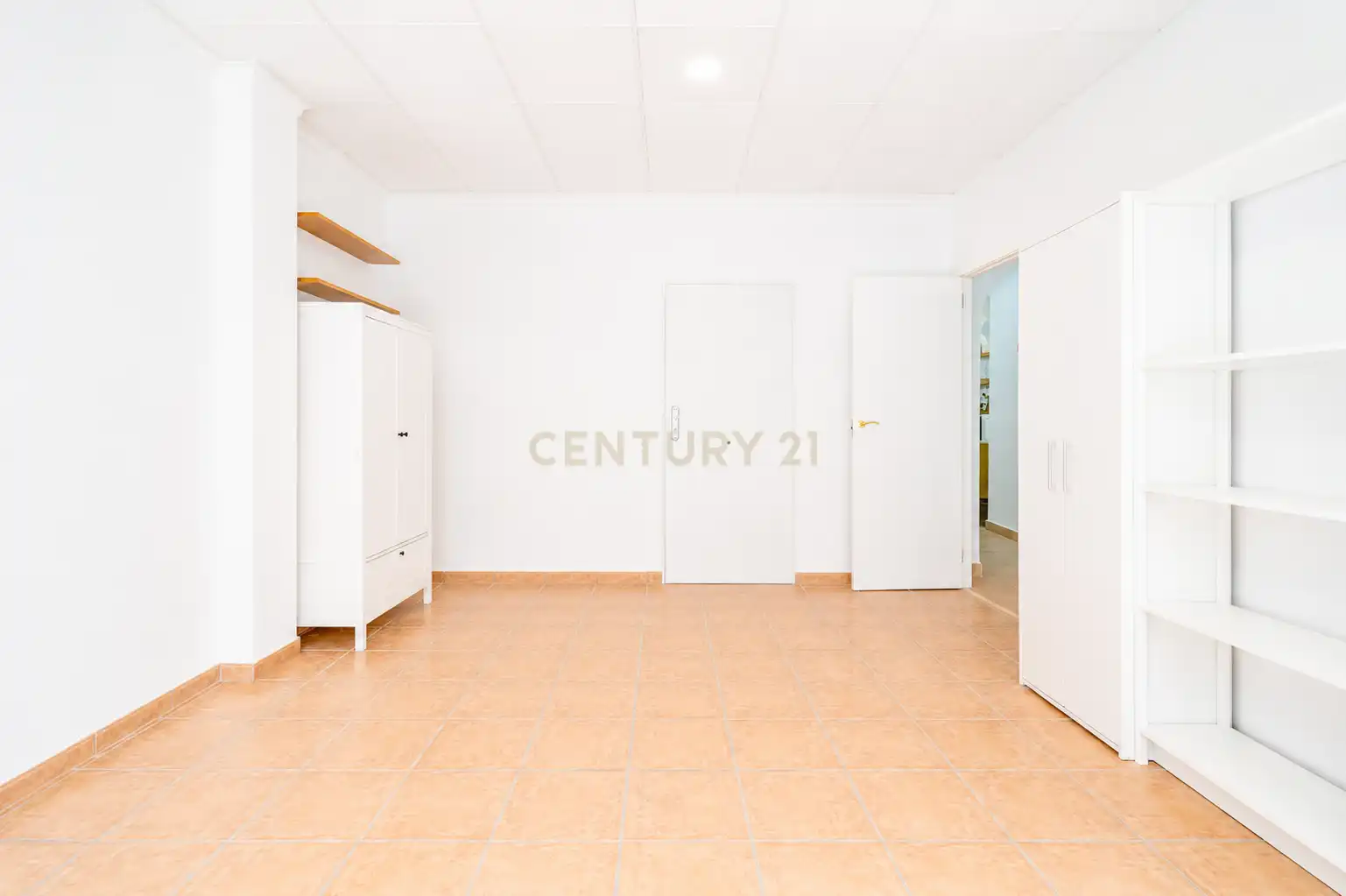 Habitación de Local en venta en Torrent