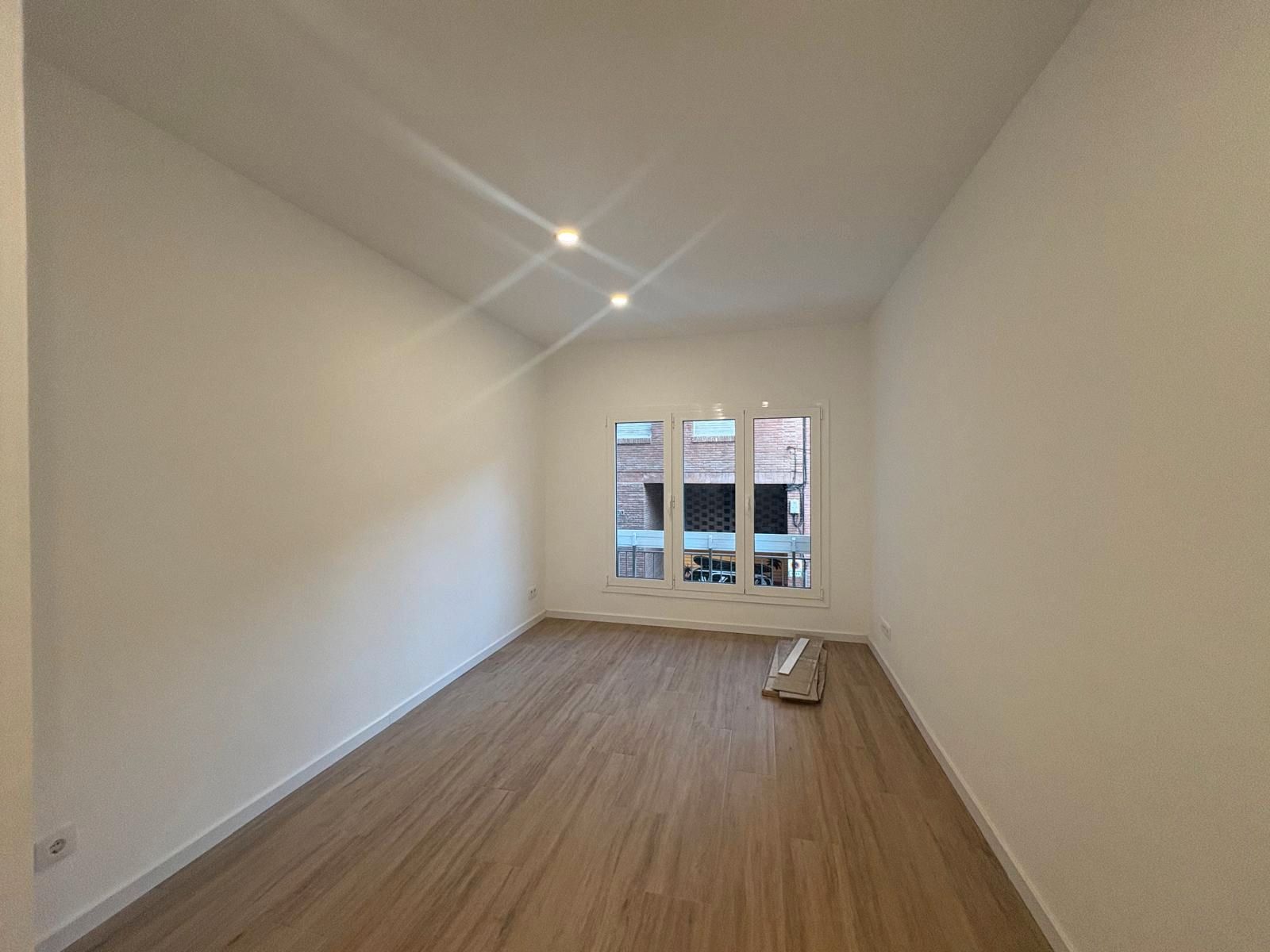 Habitación de Piso de alquiler en  Barcelona Capital con Horno