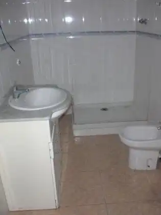 Baño de Piso en venta en Gandia con Alarma