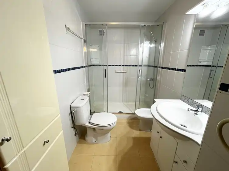 Baño de Piso en venta en Madrid con Aire acondicionado, Calefacción y Parquet