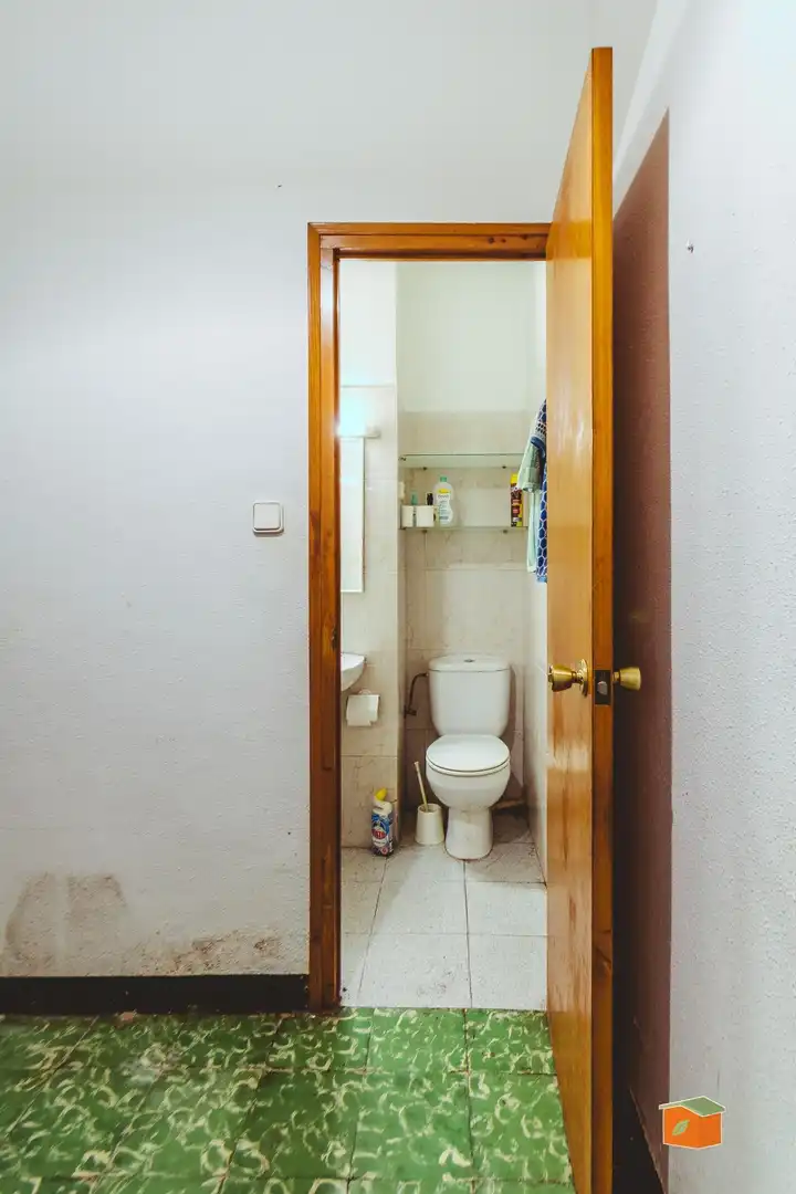 Bany de Planta baixa en venda en Zona Hospital