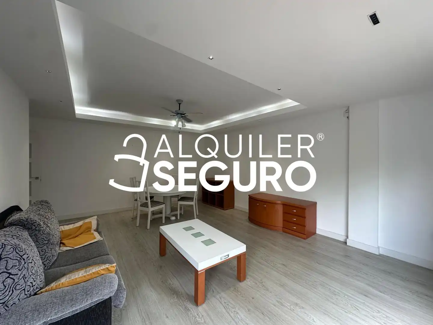 Living room of Flat for rent in Torrent  with Air Conditioner, Terrace and Furnished