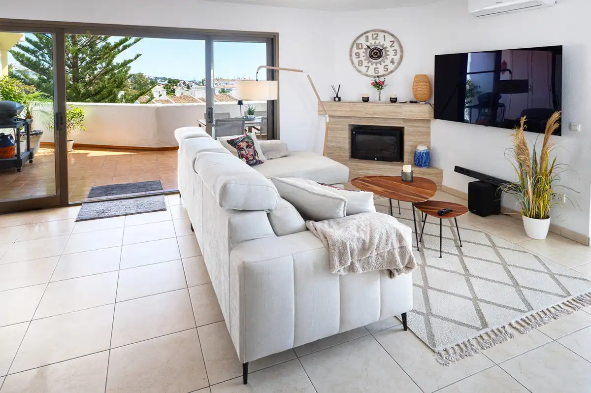 Apartamento con piscina en venta en Calahonda, imagen 10