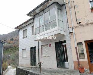 Vista exterior de Casa o xalet en venda en Degaña amb Traster