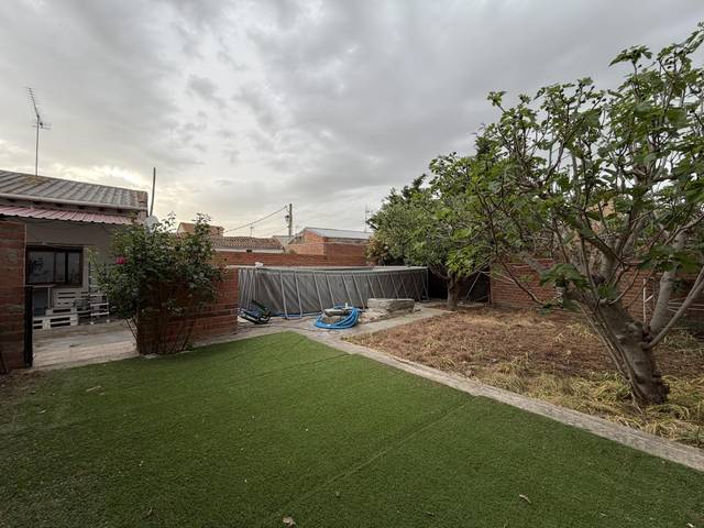 Casa-chalet en Venta en  TTE CECILIO en Narros de Saldueña