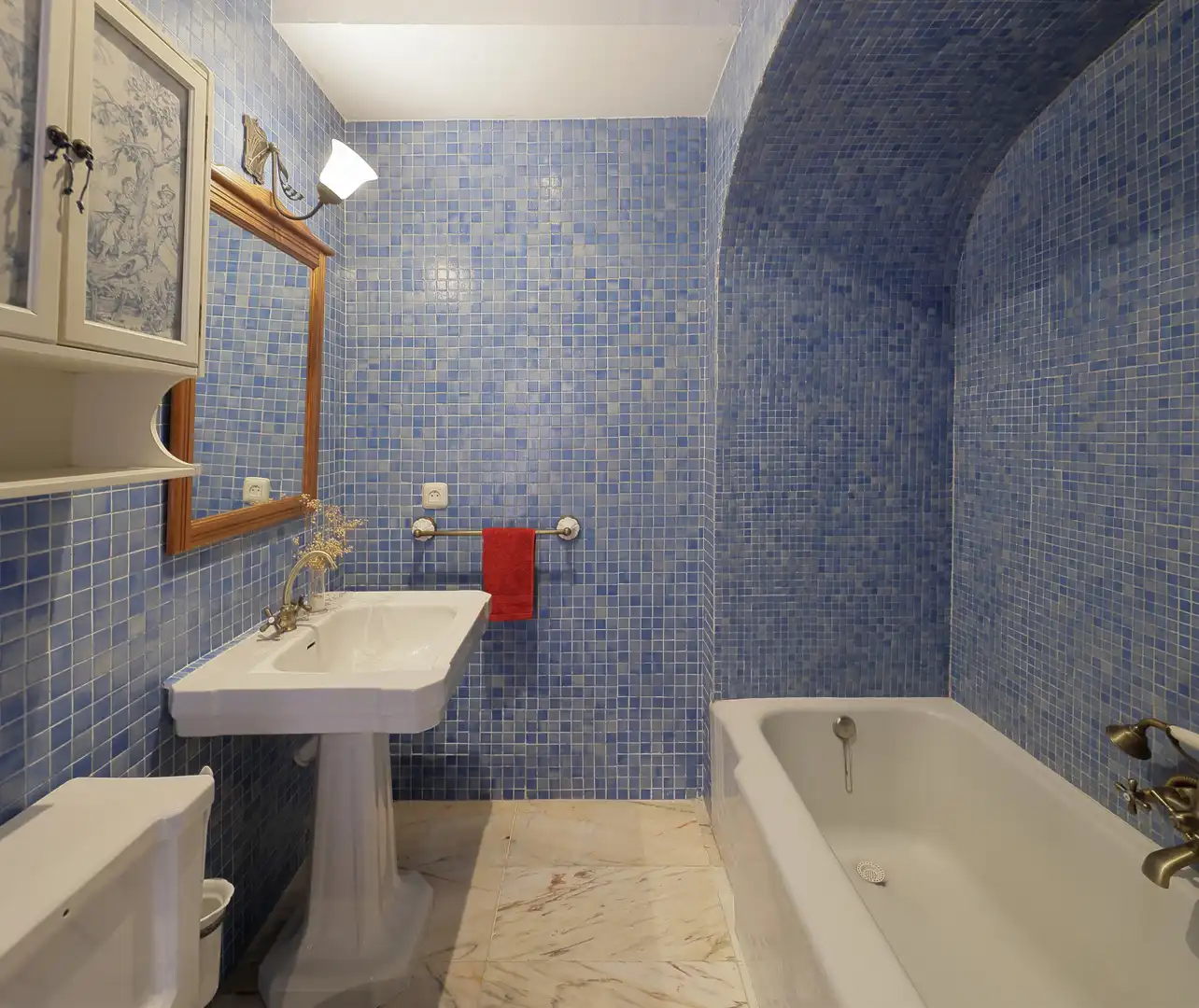 Bany de Àtic en venda en Gijón  amb Calefacció, Parquet i Terrassa