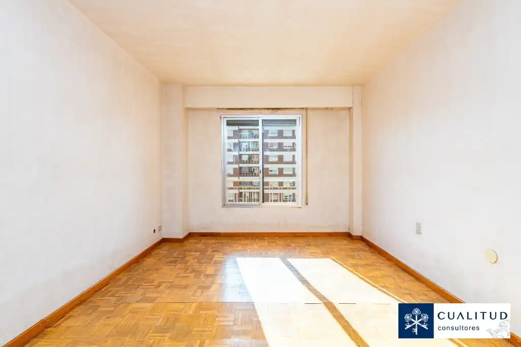Habitación de Piso en venta en Castellón de la Plana / Castelló de la Plana con Balcón