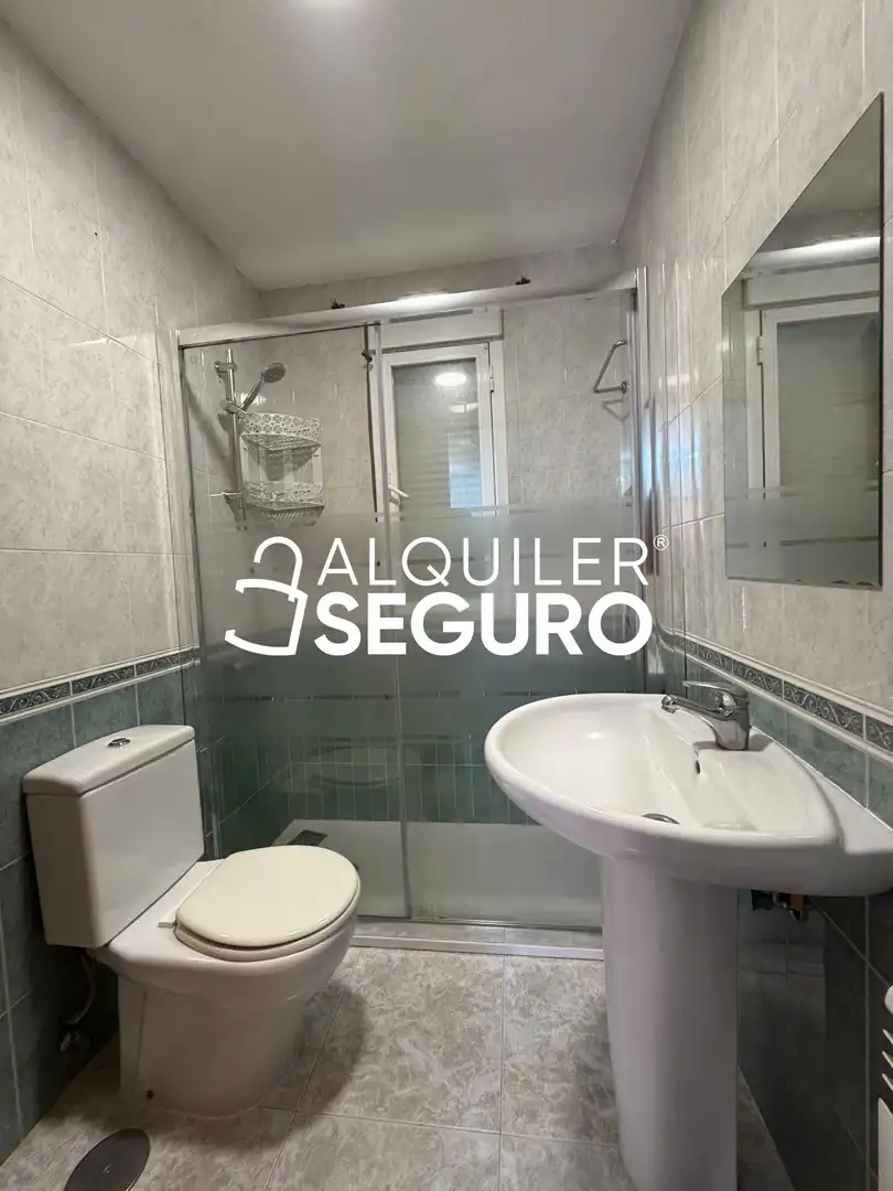 Bathroom of Flat for rent in Alpedrete  with Heating