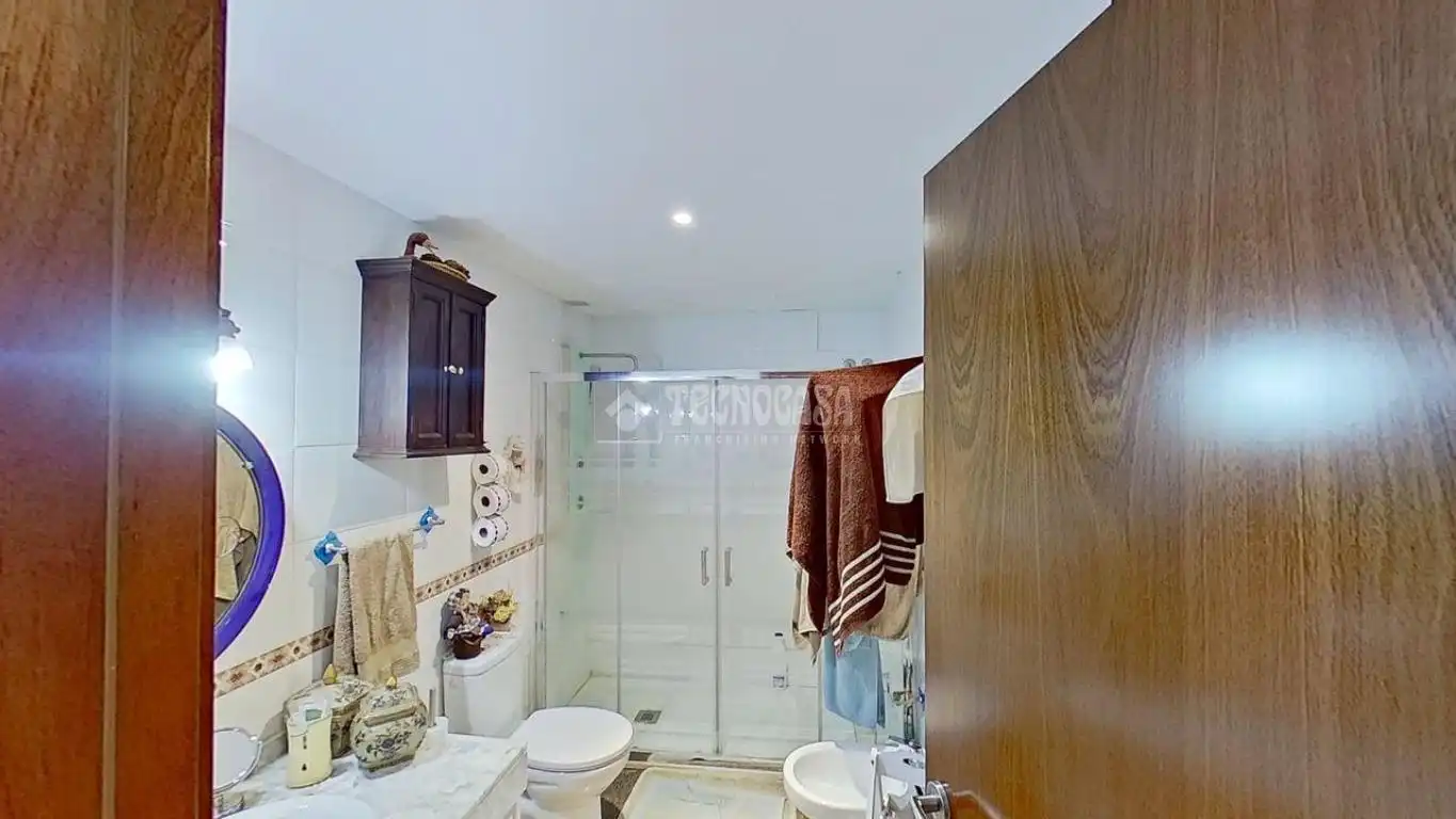 Baño de Piso en venta en Manresa con Terraza, Trastero y Amueblado