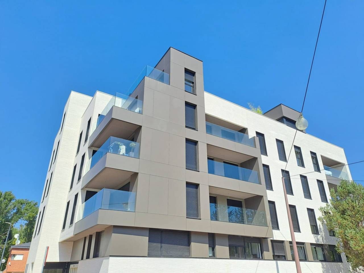 Vista exterior de Pis en venda en Burgos Capital amb Calefacció, Parquet i Terrassa