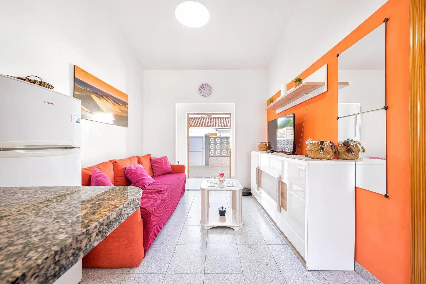Sala de estar de Casa adosada en venta en San Bartolomé de Tirajana con Terraza, Amueblado y Piscina comunitaria