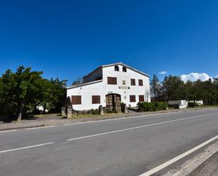 Vista exterior de Finca rústica en venda en Maçanet de Cabrenys amb Jardí privat i Terrassa