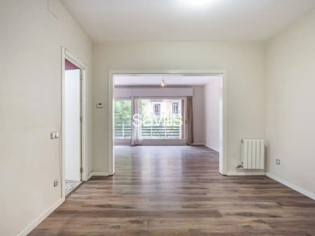 Apartamento en venta en Barcelona con Aire acondicionado, Horno y Balcón