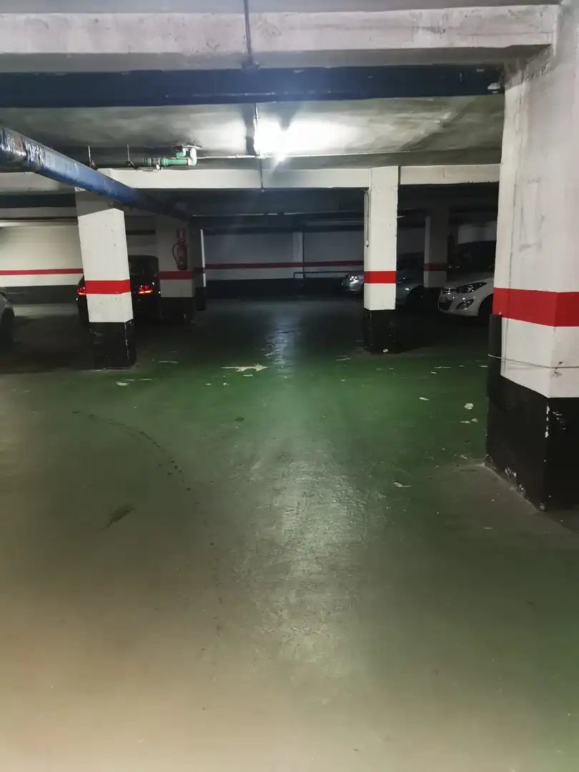Garaje de alquiler en Calle Vitigudino, Carmelitas