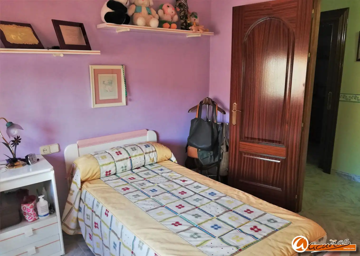 Dormitori de Edifici en venda en Humilladero