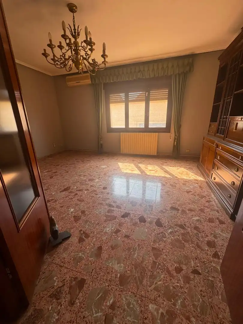 Sala de estar de Finca rústica en venta en Luceni con Aire acondicionado, Calefacción y Jardín privado