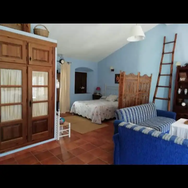 Habitación de Finca rústica en venta en Villaluenga del Rosario con Jardín privado, Terraza y Amueblado