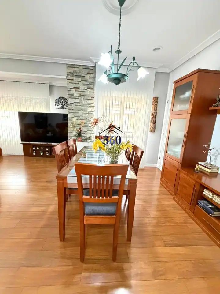 Casa o xalet en venda a Armonía, Casco Antiguo