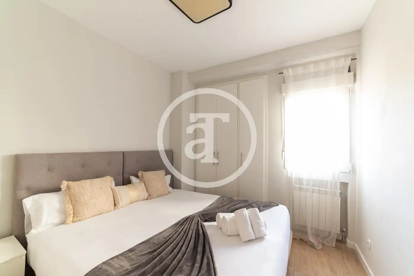 Schlafzimmer von Wohnung zur Miete in Madrid mit Klimaanlage, Möbliert und Ofen