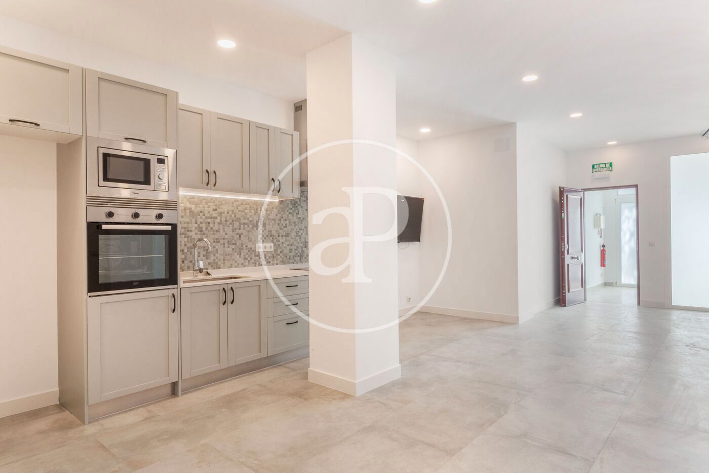 Kitchen of Flat for sale in  Valencia Capital  with Air Conditioner, Heating and Storage room